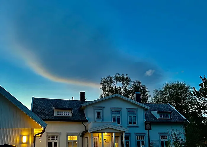 Bo I Historisk Bygning, Kort Vei Til Sentrum